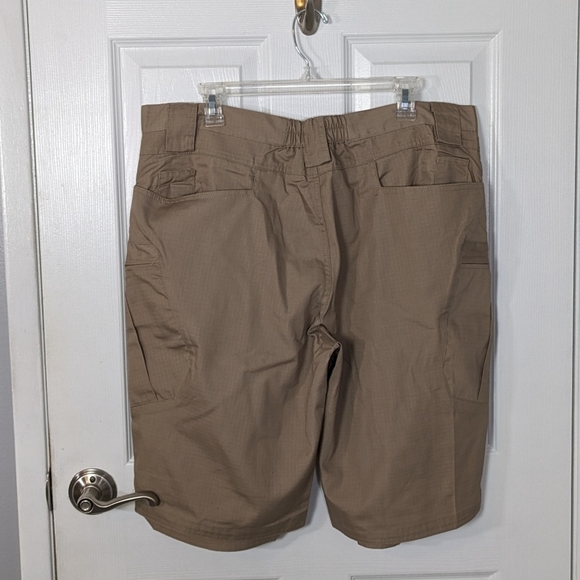 Men's Urban Tactical Cargo Pocket Shorts in Tan Size 2XL - Picture 3 of 5